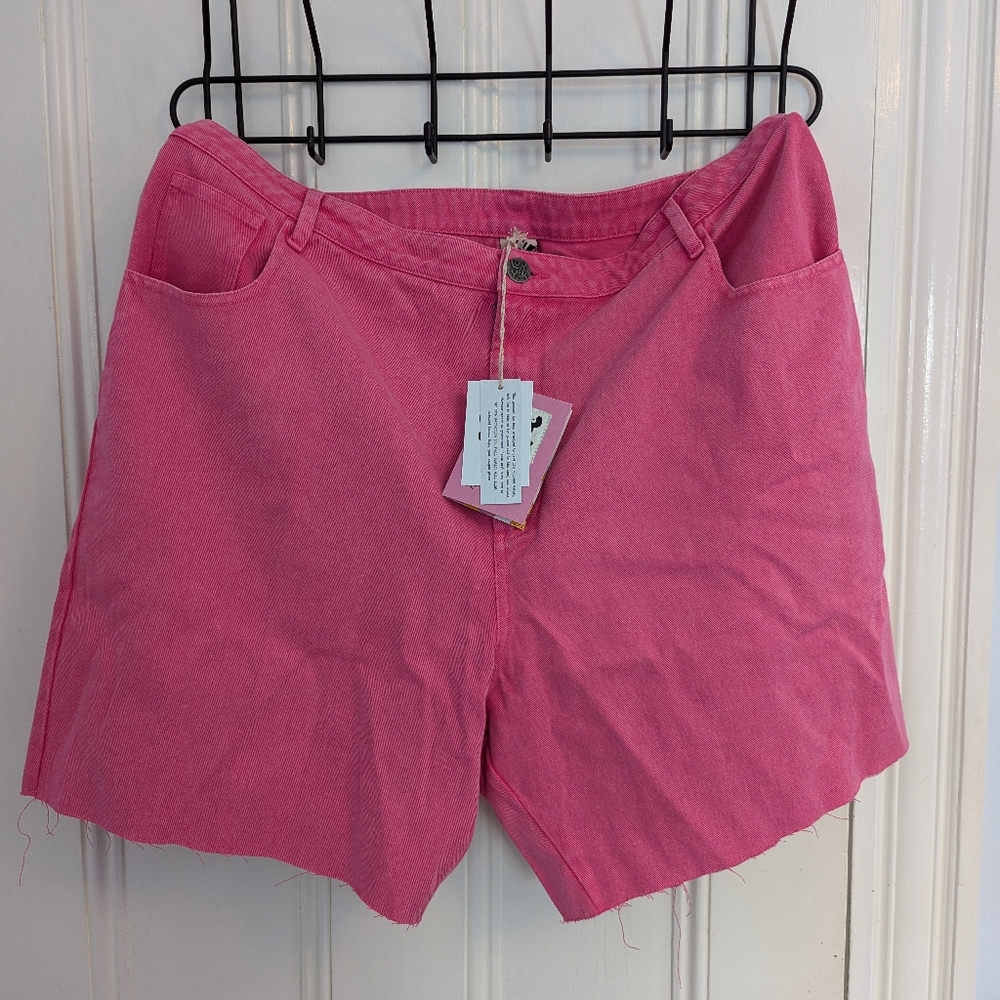 Lucy & Yak pink cut off shorts